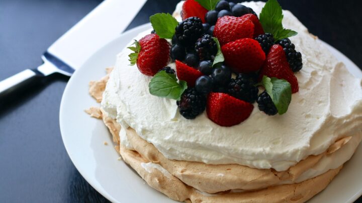 Pavlova: Einfaches neuseeländisches Rezept zum Nachkochen